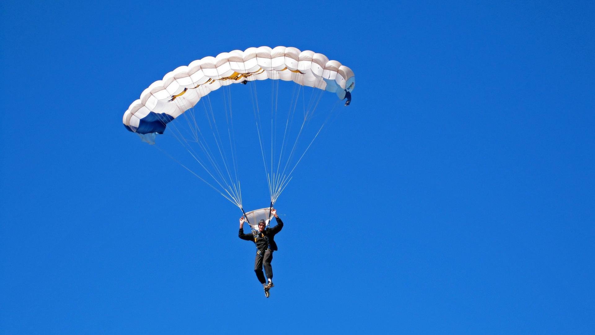 《Xiaohu:多赛季稳定发挥,展现领袖魅力》